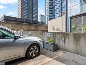 2200 Arch Street 404, Philadelphia PA 19103