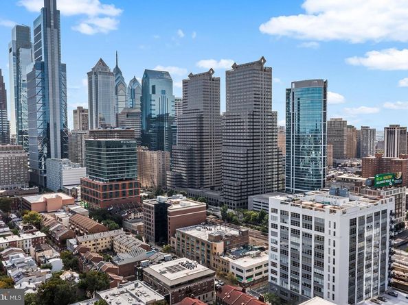 2200 Arch Street 404, Philadelphia PA 19103