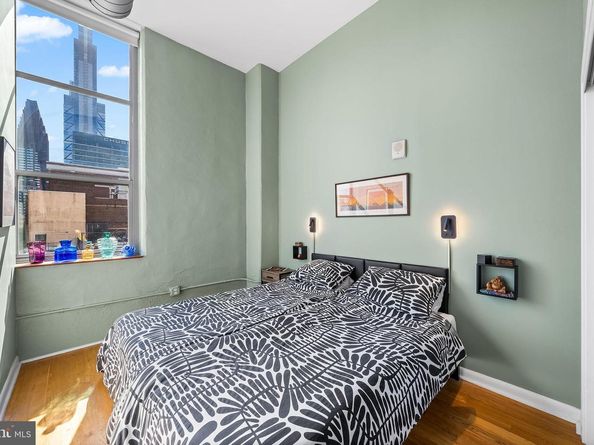 2200 Arch Street 404, Philadelphia PA 19103