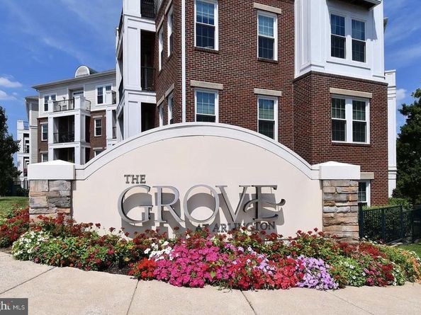2465 Army Navy Drive 204, Arlington VA 22206