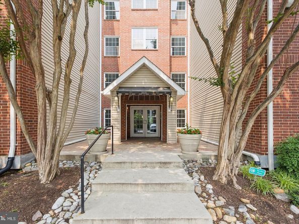 3315 Wyndham Circle 2230, Alexandria VA 22302