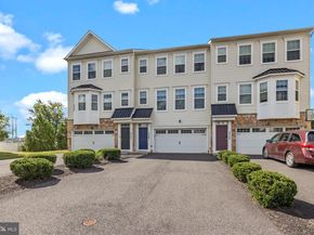 2302 Macis Circle, Warrington PA 18976