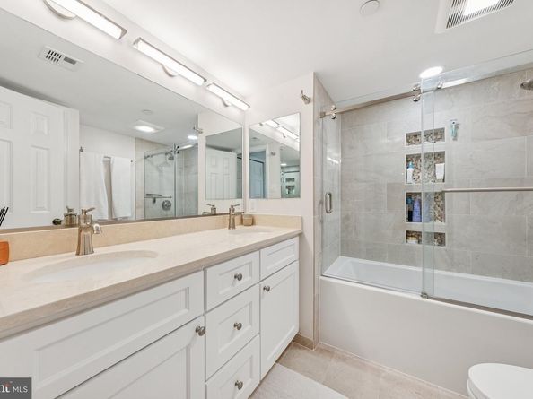 1301 N Courthouse Road N 1810, Arlington VA 22201