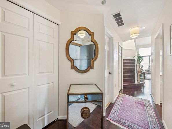 1301 N Courthouse Road N 1810, Arlington VA 22201