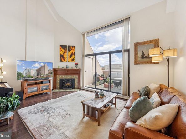 1301 N Courthouse Road N 1810, Arlington VA 22201