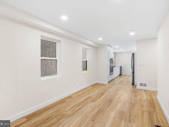 1124 E Dunton Street, Philadelphia PA 19123