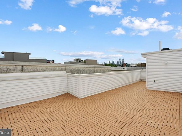 1124 E Dunton Street, Philadelphia PA 19123