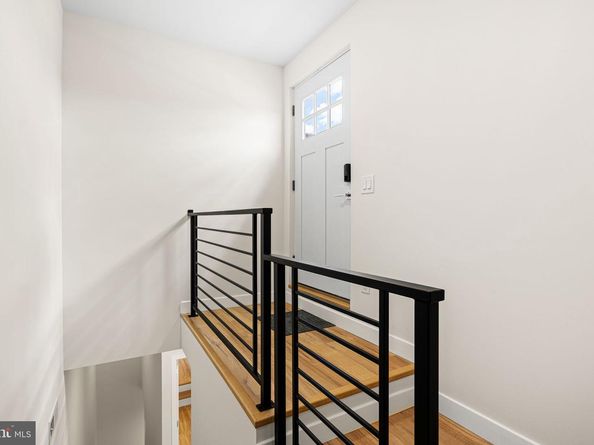 1124 E Dunton Street, Philadelphia PA 19123