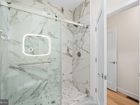 1124 E Dunton Street, Philadelphia PA 19123