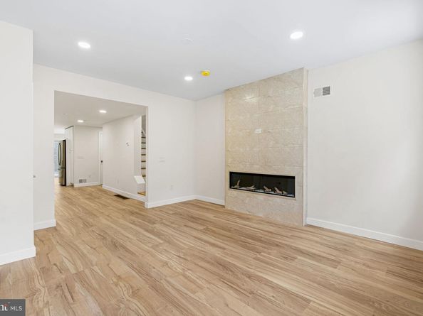 1124 E Dunton Street, Philadelphia PA 19123