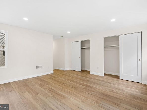 1124 E Dunton Street, Philadelphia PA 19123