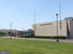 501 N Bethlehem Pike 13B, Ambler PA 19002