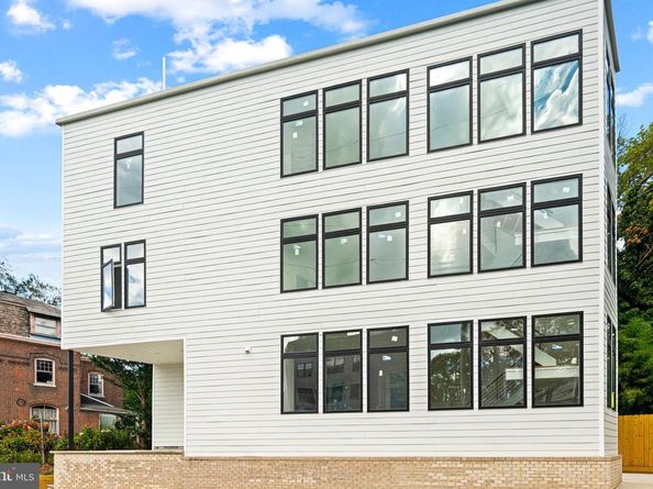 1021 S Saint Bernard Street, Philadelphia PA 19143