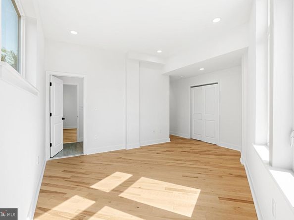 1021 S Saint Bernard Street, Philadelphia PA 19143