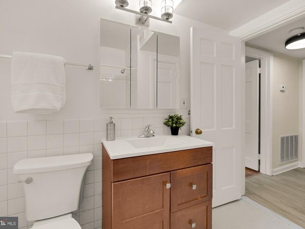 3521 39TH Street NW A493, Washington DC 20016