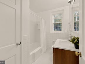 3521 39TH Street NW A493, Washington DC 20016
