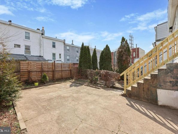 137 Jamestown Avenue, Philadelphia PA 19127