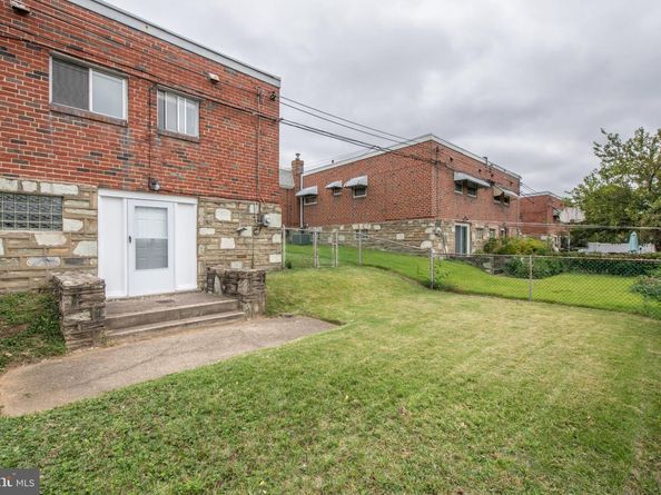 7831 Lorna Drive, Philadelphia PA 19111