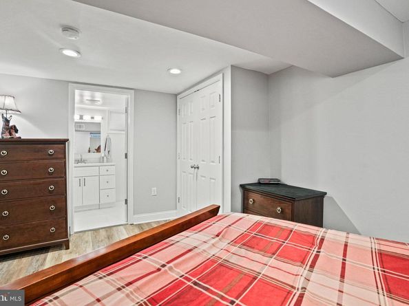 2410 21st Place NE, Washington DC 20018