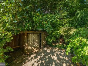 3915 47TH Street NW, Washington DC 20016