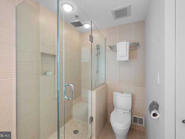 3915 47TH Street NW, Washington DC 20016
