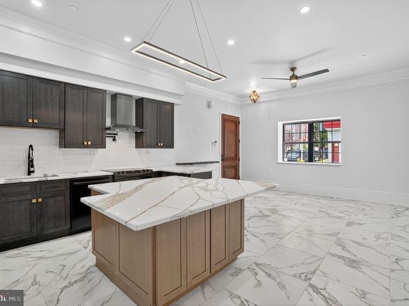 1300 S 6TH Street, Philadelphia PA 19147