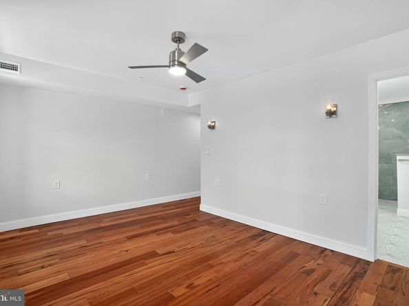 1300 S 6TH Street, Philadelphia PA 19147