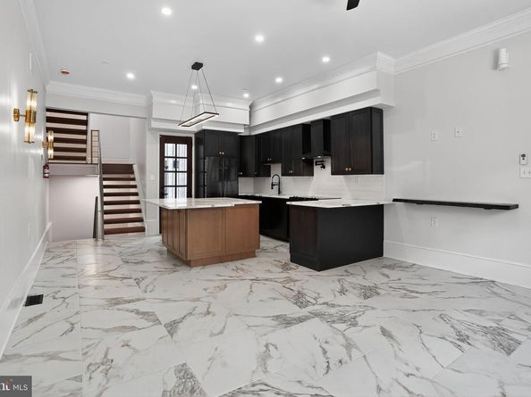 1300 S 6TH Street, Philadelphia PA 19147