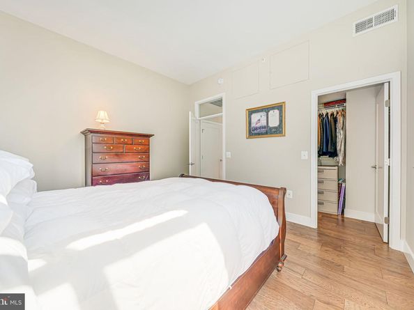 2000 Clarendon Boulevard 307, Arlington VA 22201