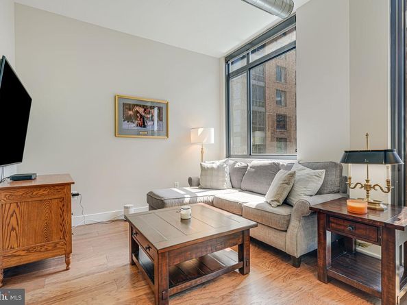2000 Clarendon Boulevard 307, Arlington VA 22201