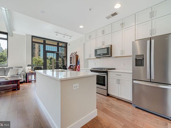 2000 Clarendon Boulevard 307, Arlington VA 22201