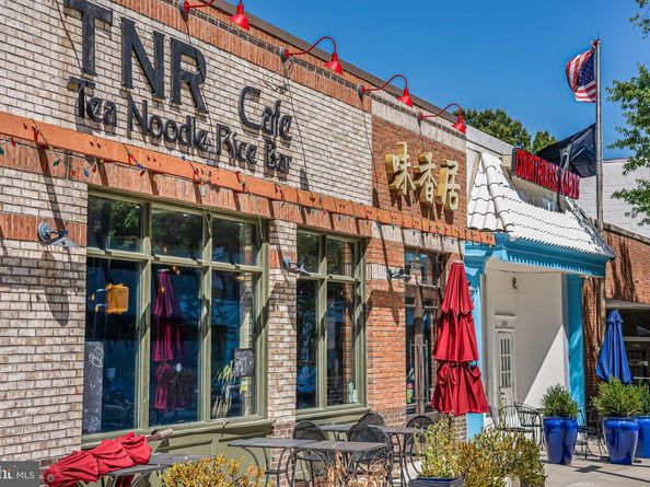 2000 Clarendon Boulevard 307, Arlington VA 22201