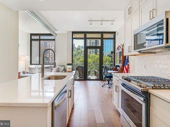 2000 Clarendon Boulevard 307, Arlington VA 22201