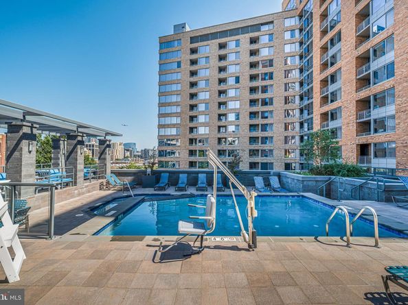 2000 Clarendon Boulevard 307, Arlington VA 22201