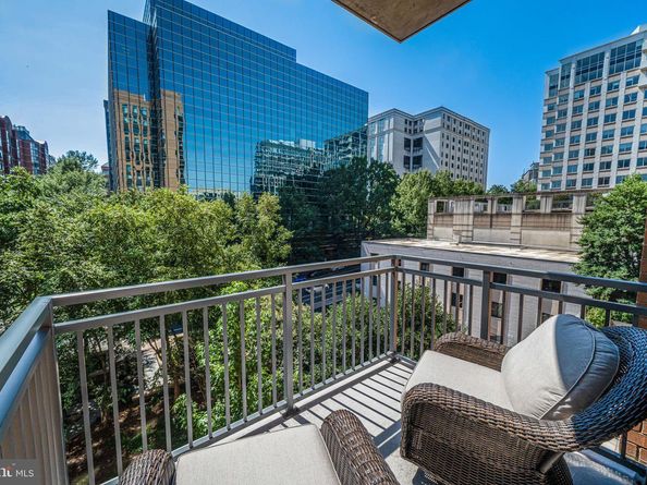 2000 Clarendon Boulevard 307, Arlington VA 22201