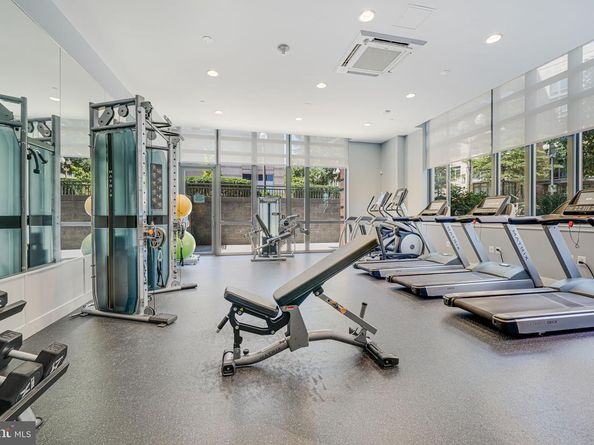 2000 Clarendon Boulevard 307, Arlington VA 22201