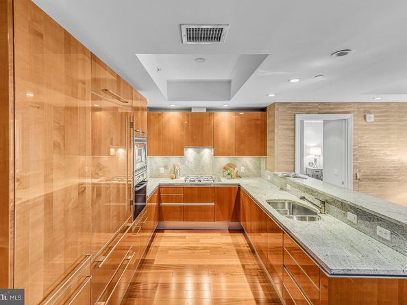 1881 N Nash Street 1706, Arlington VA 22209