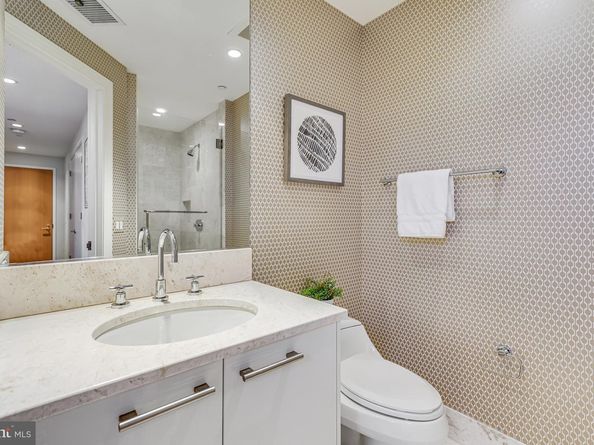 1881 N Nash Street 1706, Arlington VA 22209