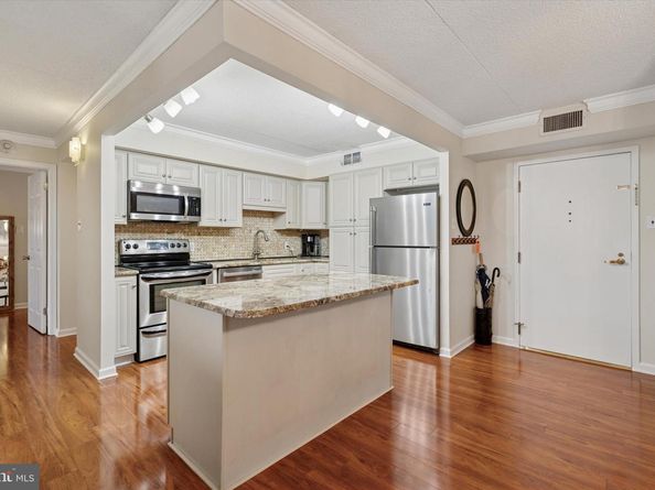 11118 Valley Forge Circle 1118, King Of Prussia PA 19406