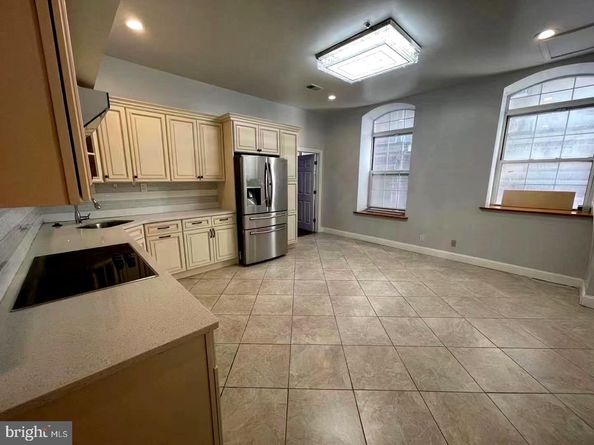 926 Race Street 4C, Philadelphia PA 19107