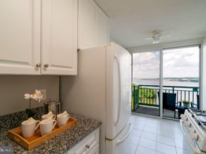 501 Slaters Lane 1407, Alexandria VA 22314