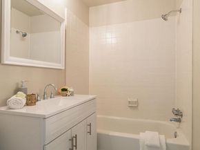 501 Slaters Lane 1407, Alexandria VA 22314