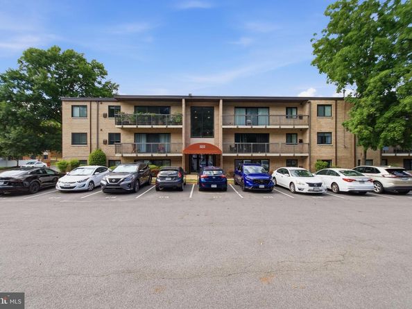 3222 S 28TH Street 402, Alexandria VA 22302
