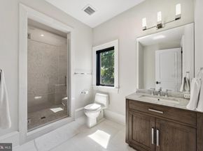 1332 Mccay Lane, Mclean VA 22101