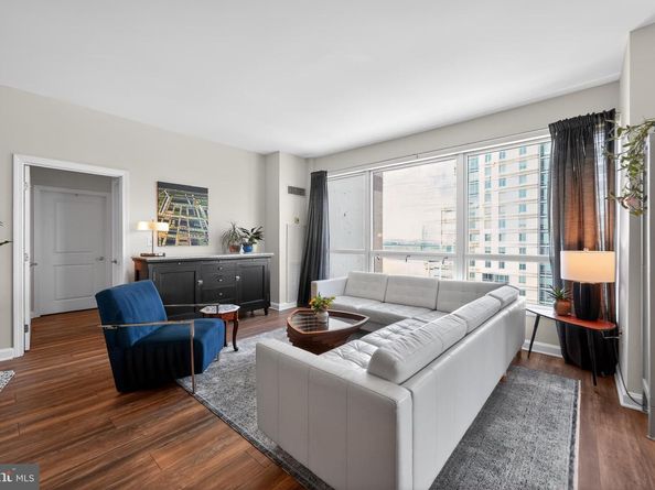 901 N Penn Street R1604, Philadelphia PA 19123