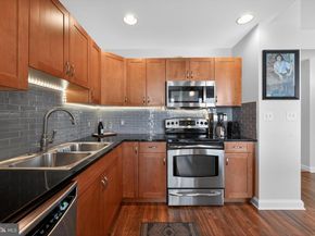 901 N Penn Street R1604, Philadelphia PA 19123