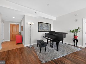 901 N Penn Street R1604, Philadelphia PA 19123