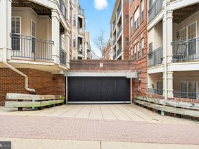 1320 N Wayne Street 102, Arlington VA 22201