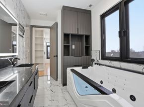 1047 Welsh Road, Huntingdon Valley PA 19006