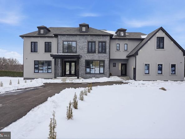 1047 Welsh Road, Huntingdon Valley PA 19006